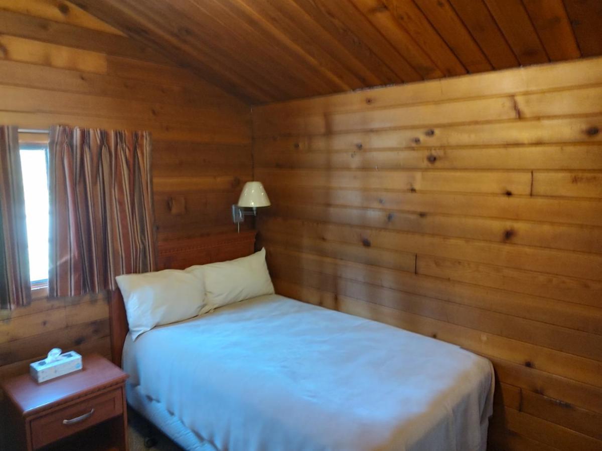 Lac Le Jeune Nature Resort Logan Lake Exterior photo