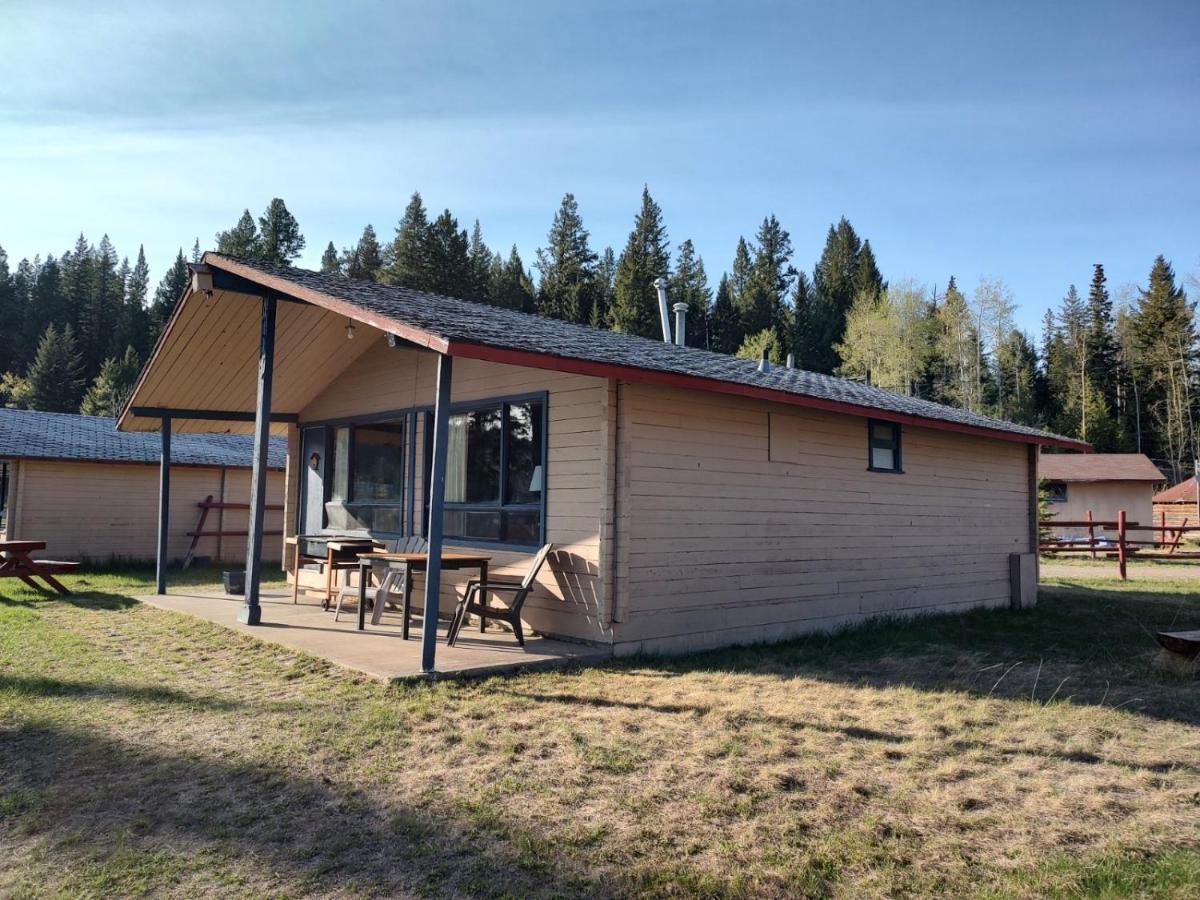Lac Le Jeune Nature Resort Logan Lake Exterior photo