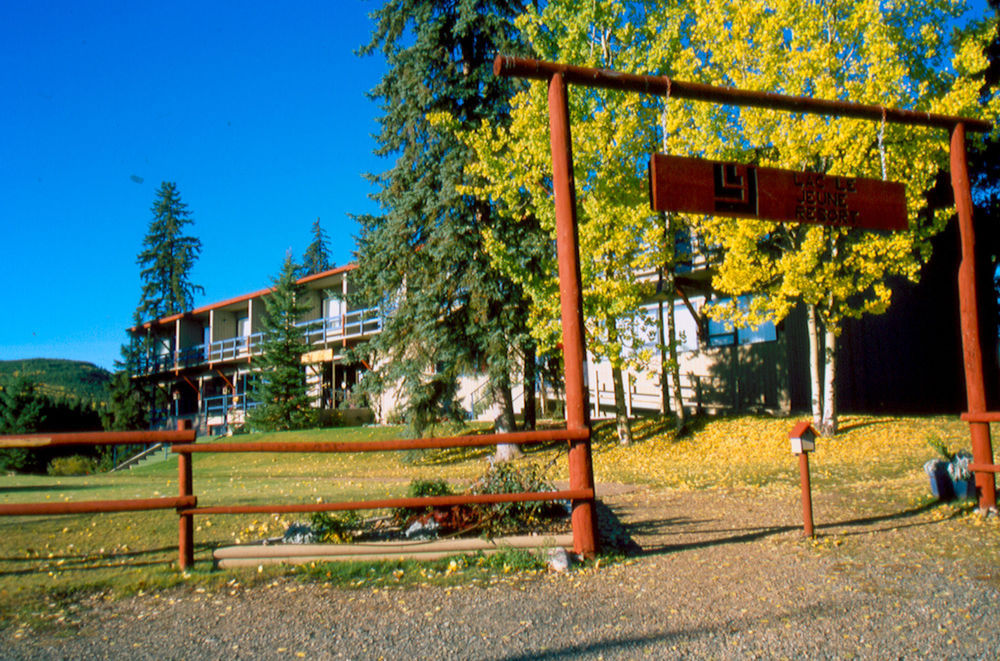 Lac Le Jeune Nature Resort Logan Lake Exterior photo